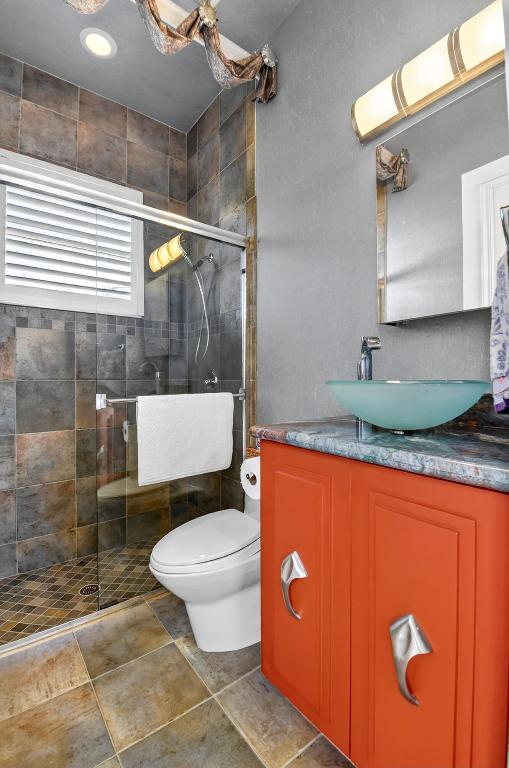 VALENCIA PALMS - Residential