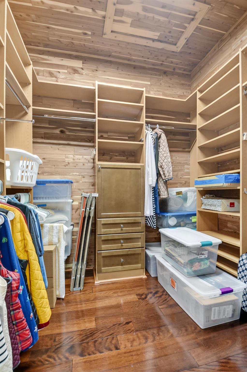 VALENCIA PALMS - Residential