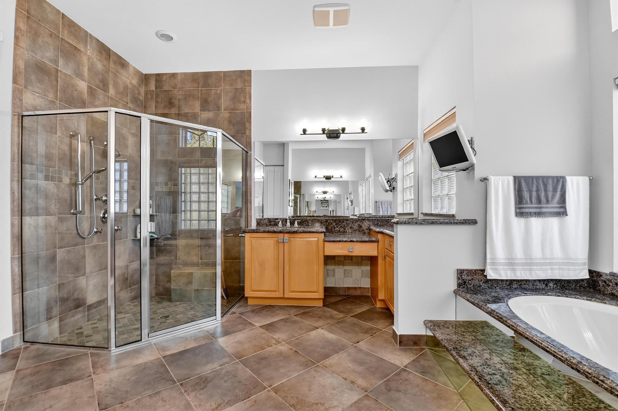 VALENCIA PALMS - Residential