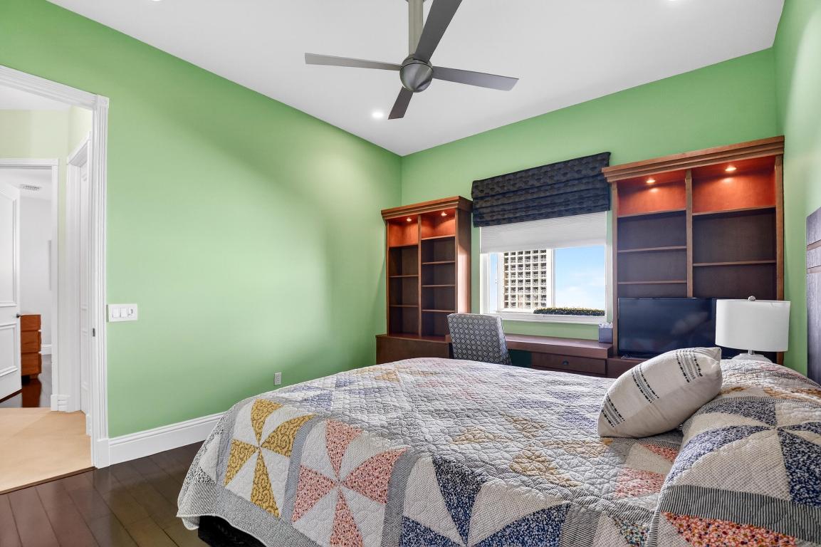 VALENCIA PALMS - Residential