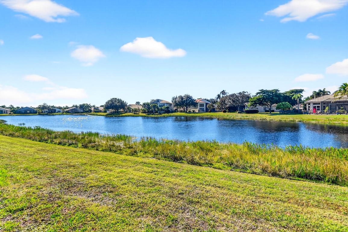 VALENCIA PALMS - Residential