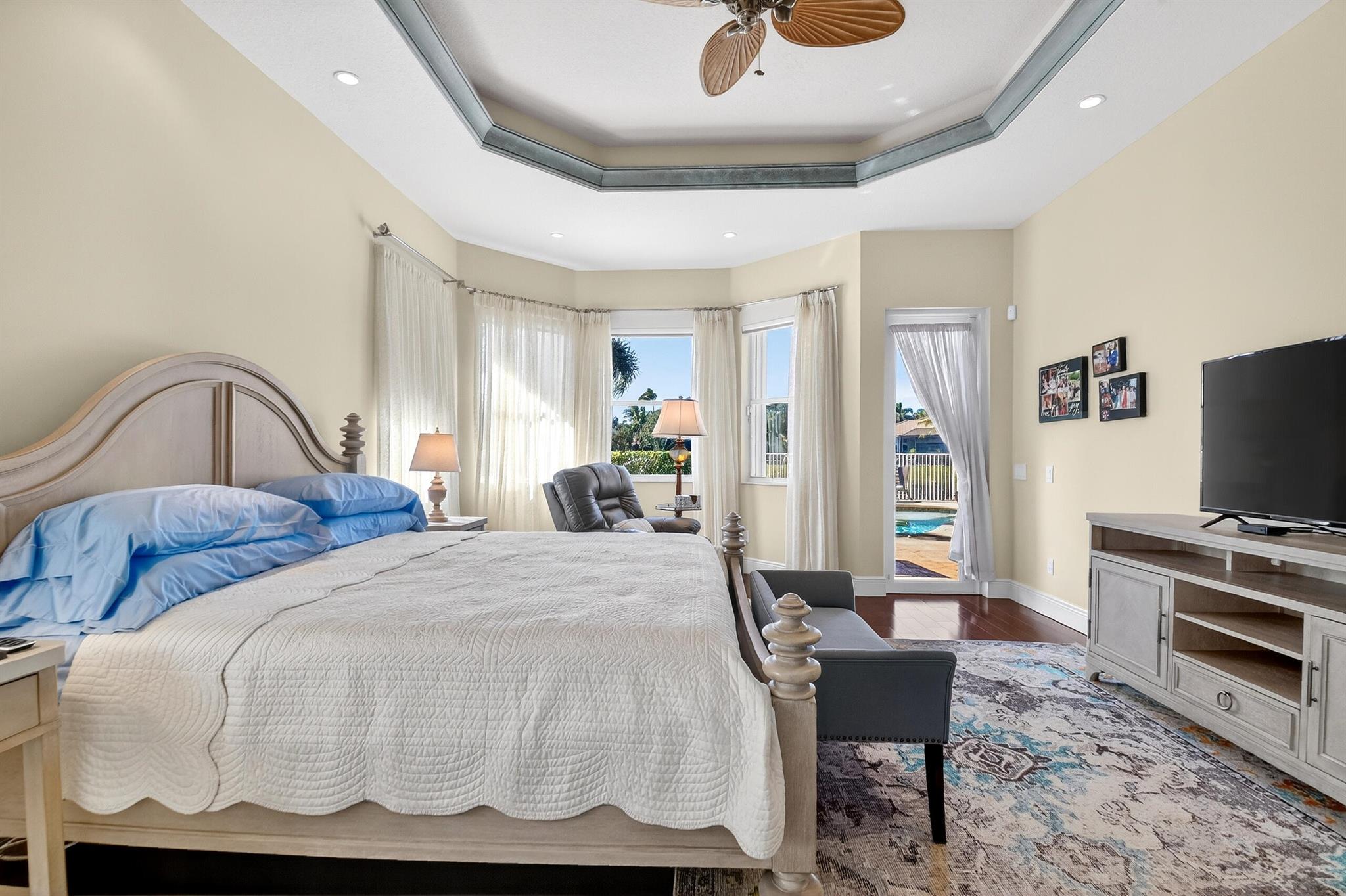 VALENCIA PALMS - Residential