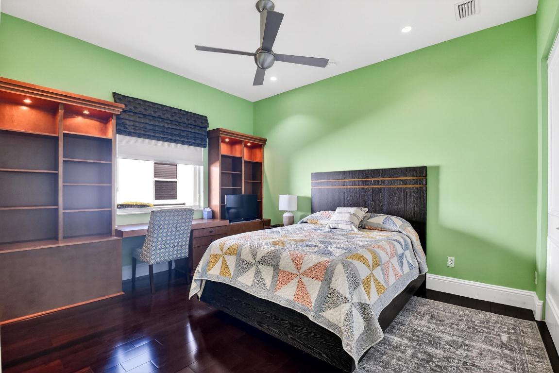 VALENCIA PALMS - Residential