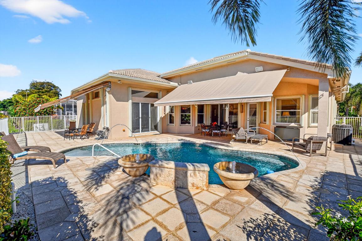 VALENCIA PALMS - Residential