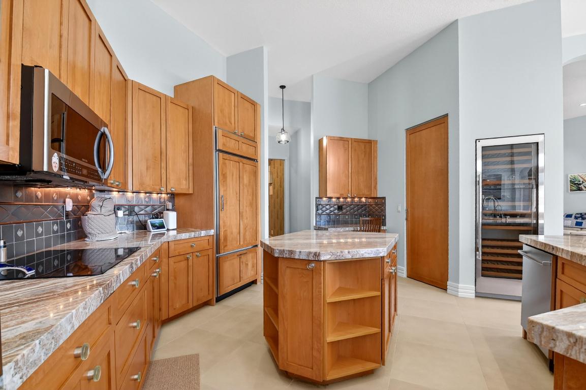 VALENCIA PALMS - Residential