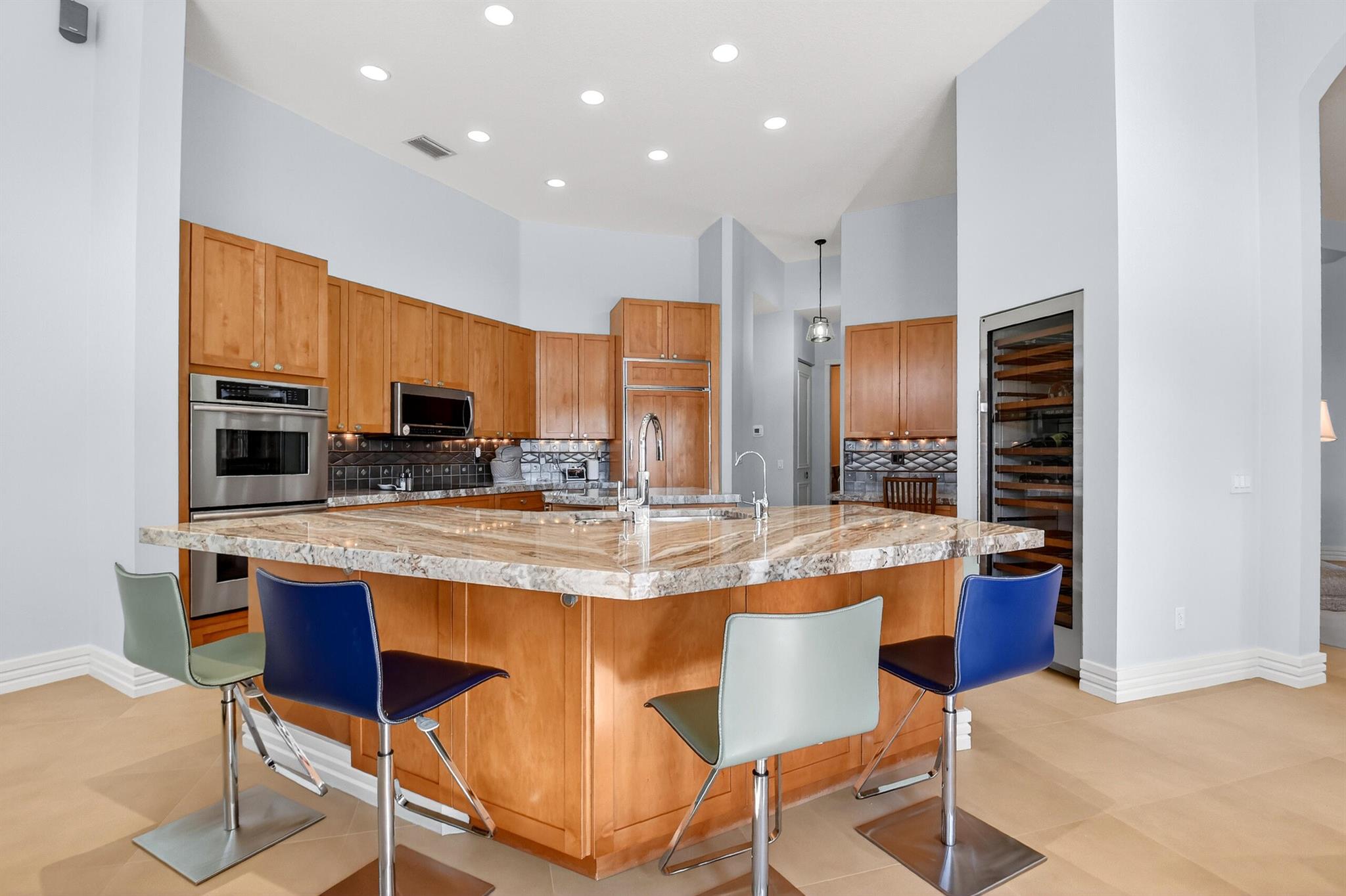 VALENCIA PALMS - Residential