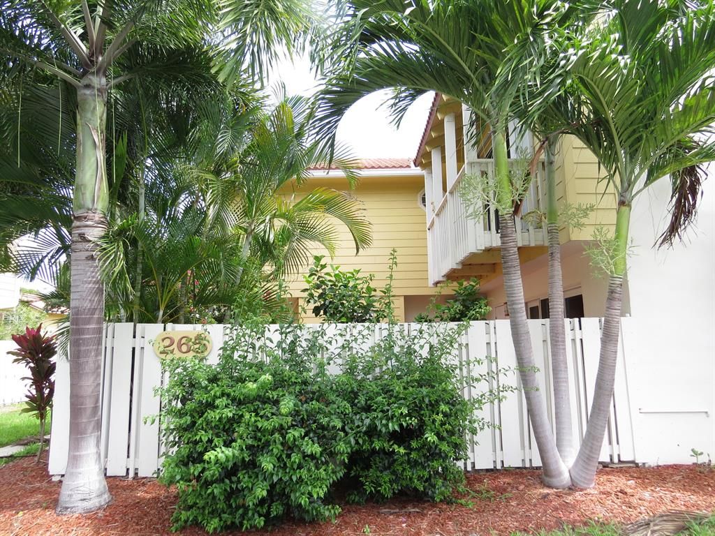 Photo of 265 Seabreeze Circle, Jupiter, FL 33477 (MLS # R10728085)