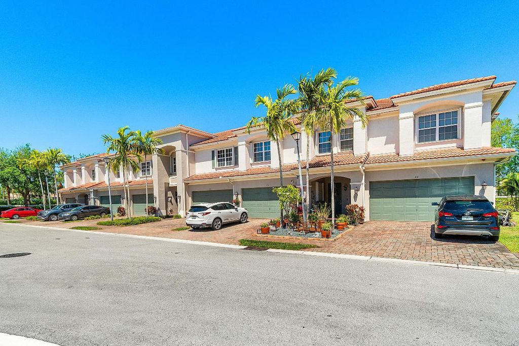 Photo of 81 Nottingham Place, Boynton Beach, FL 33426 (MLS # R11093287)