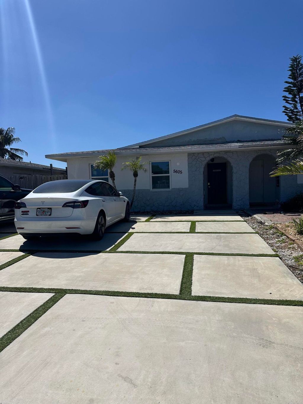 Photo of 5605 SW 24th Avenue, Fort Lauderdale, FL 33312 (MLS # B26012273)