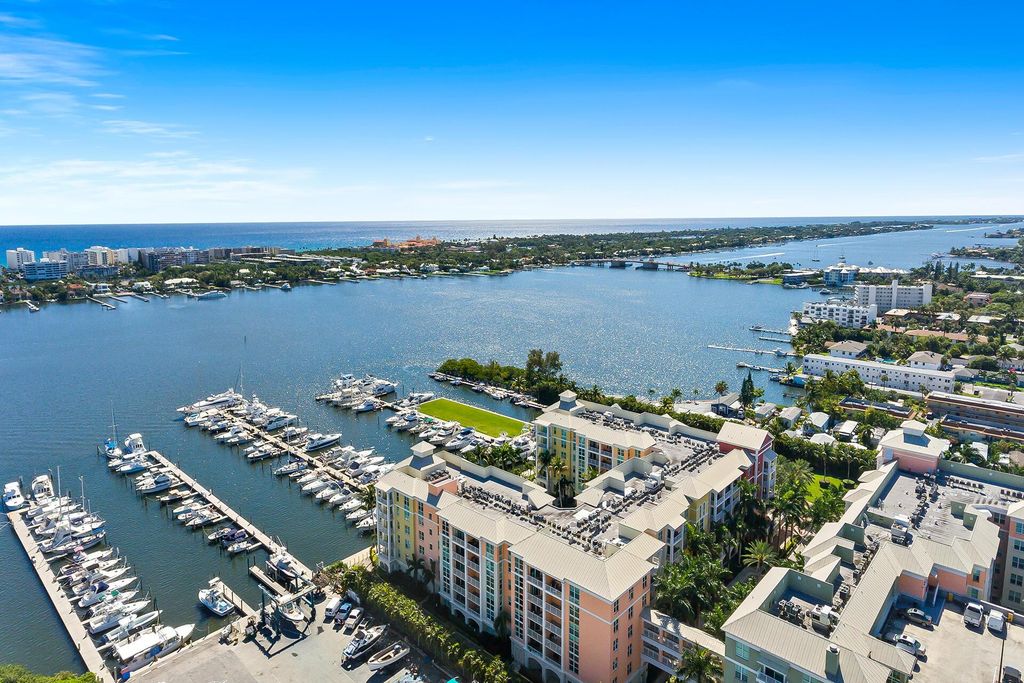 Photo of 806 E Windward Way #321, Lantana, FL 33462 (MLS # R11081307)