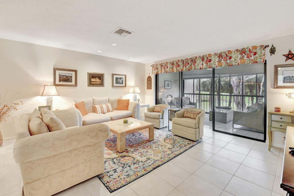 Photo of 19 Westgate Lane #F, Boynton Beach, FL 33436 (MLS # R11079264)