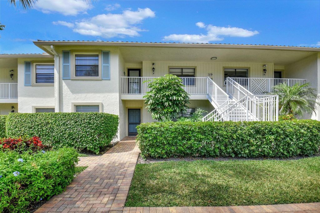 Photo of 19 Westgate Lane #F, Boynton Beach, FL 33436 (MLS # R11079264)