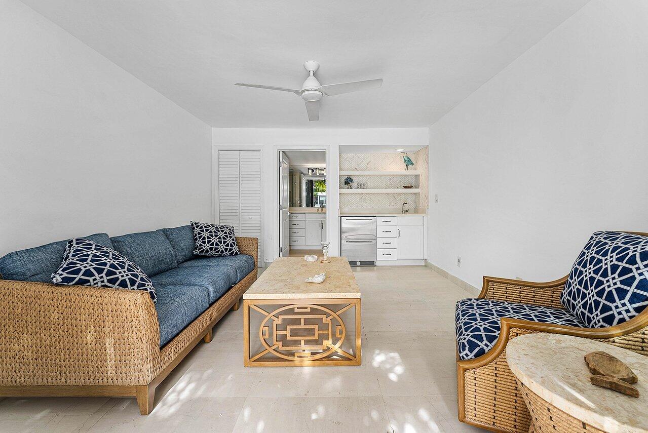 PALM BEACH HAMPTON CONDO - Residential