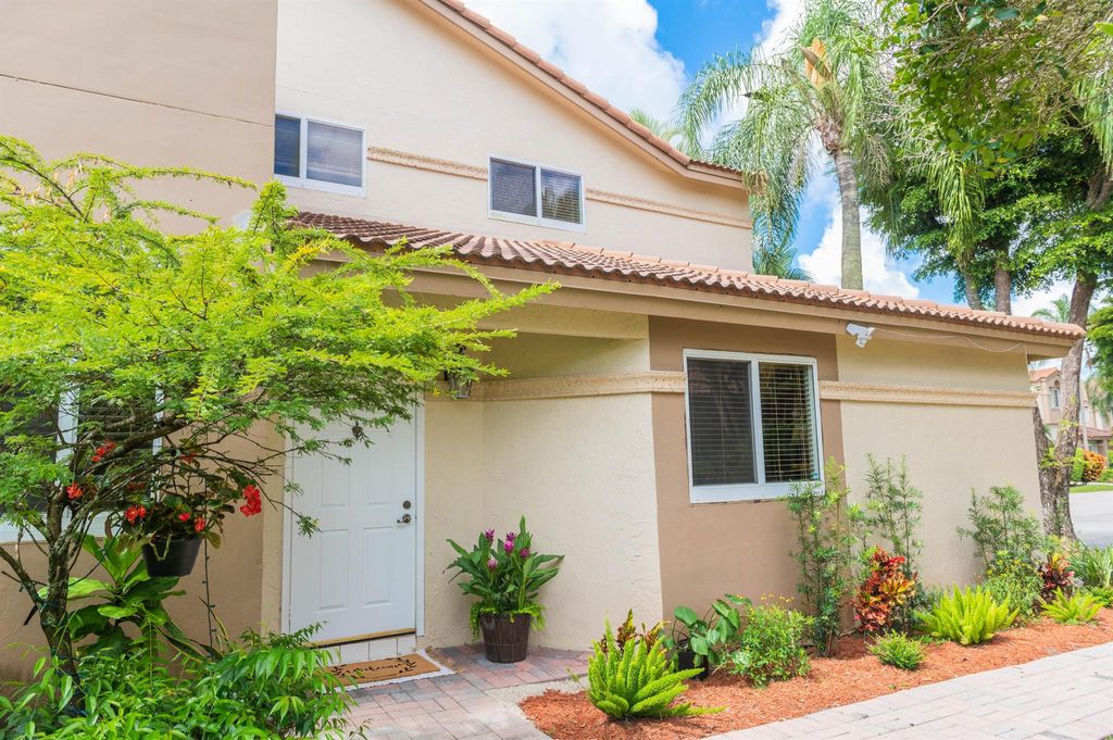 Photo of 6788 Via Regina, Boca Raton, FL 33433 (MLS # R11098564)