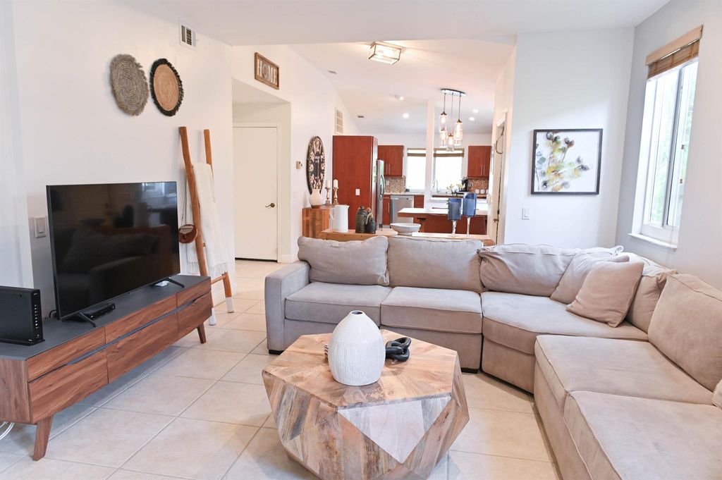 Photo of 6788 Via Regina, Boca Raton, FL 33433 (MLS # R11098564)