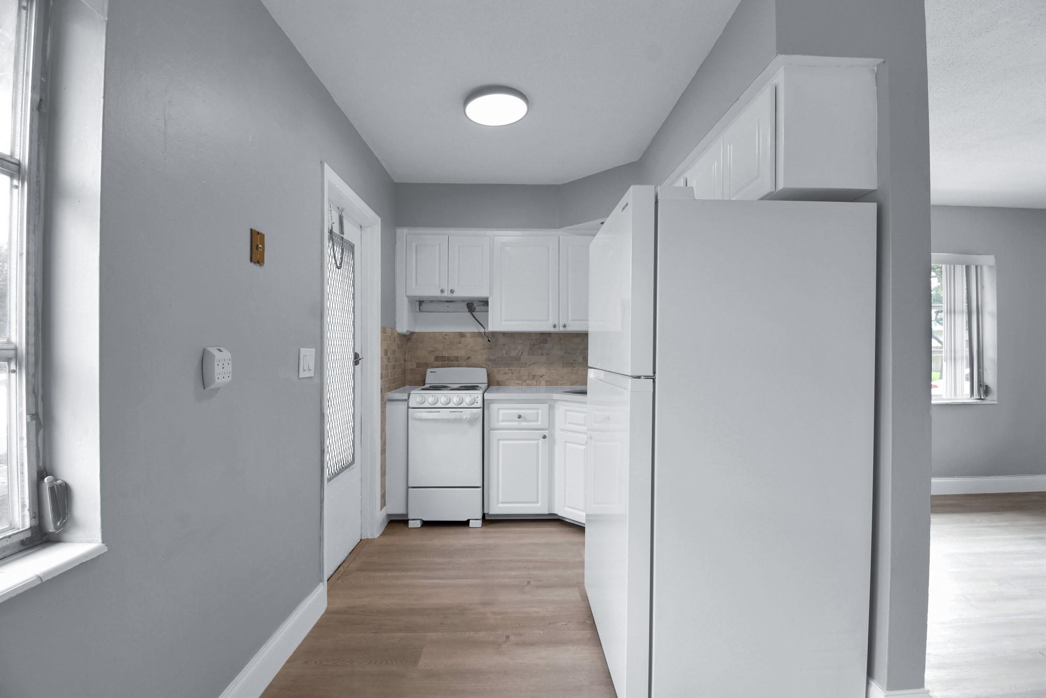 CORAL KEY VILLAS 5TH SEC - Residential Lease