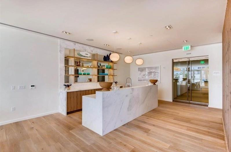 401 N Birch Road 515