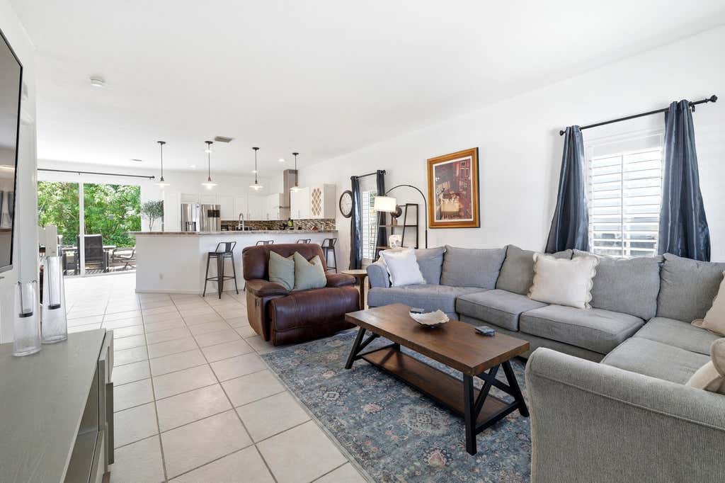 Photo of 13533 Fountain View Boulevard, Wellington, FL 33414 (MLS # B26062792)