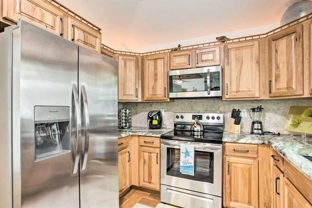 Photo of 423 SW 1st Avenue, Boynton Beach, FL 33435 (MLS # F10485414)