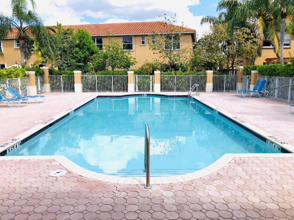 PEMBROKE FALLS PHASE 3 - Residential Lease