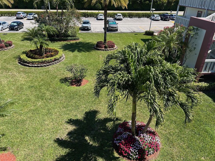 1 Bedroom, 1 1/2 Bath, Fanshaw Sub. Priced to sell fast Needs updating, seller is very motivated priced to sell