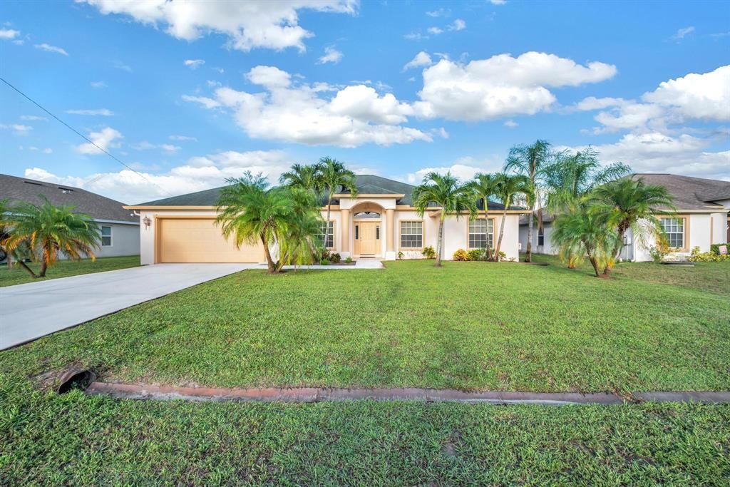 Photo of 3525 SW San Giorgio Street St, Port St Lucie, FL 34953 (MLS # R10828832)
