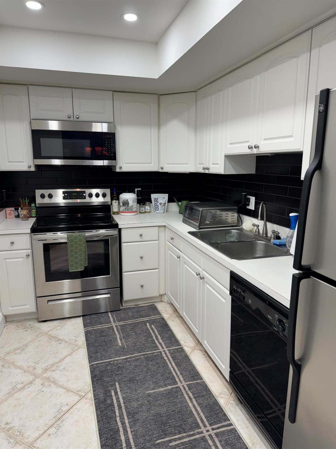 WELLESLEY PARK - Residential Lease