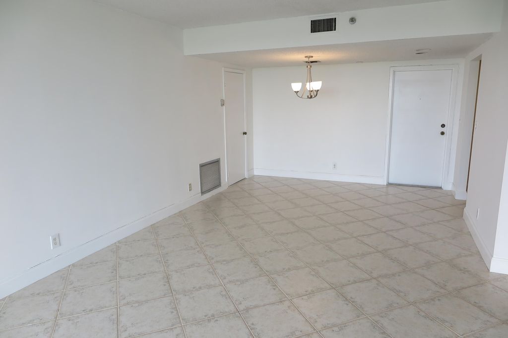 Photo of 5951 Wellesley Park Drive #601, Boca Raton, FL 33433 (MLS # R11148539)