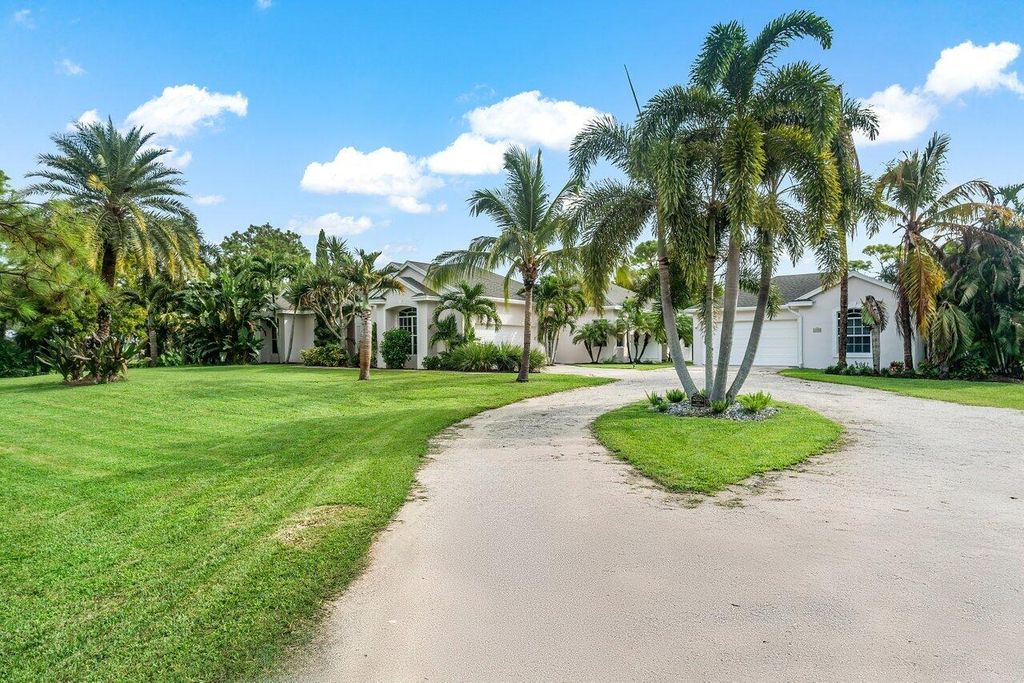 Photo of 15192 69th Trail N, Palm Beach Gardens, FL 33418 (MLS # R10962570)
