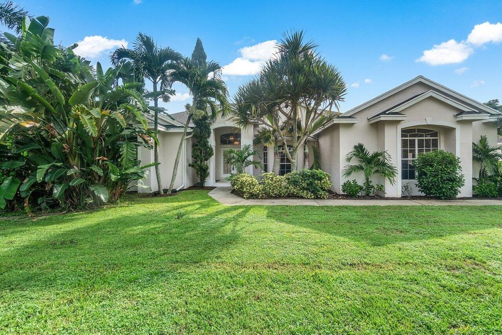 Photo of 15192 69th Trail N, Palm Beach Gardens, FL 33418 (MLS # R10962570)