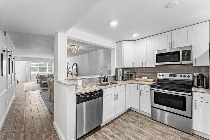 View photos, virtual tours, details... 2960 SW 22nd Avenue 8030