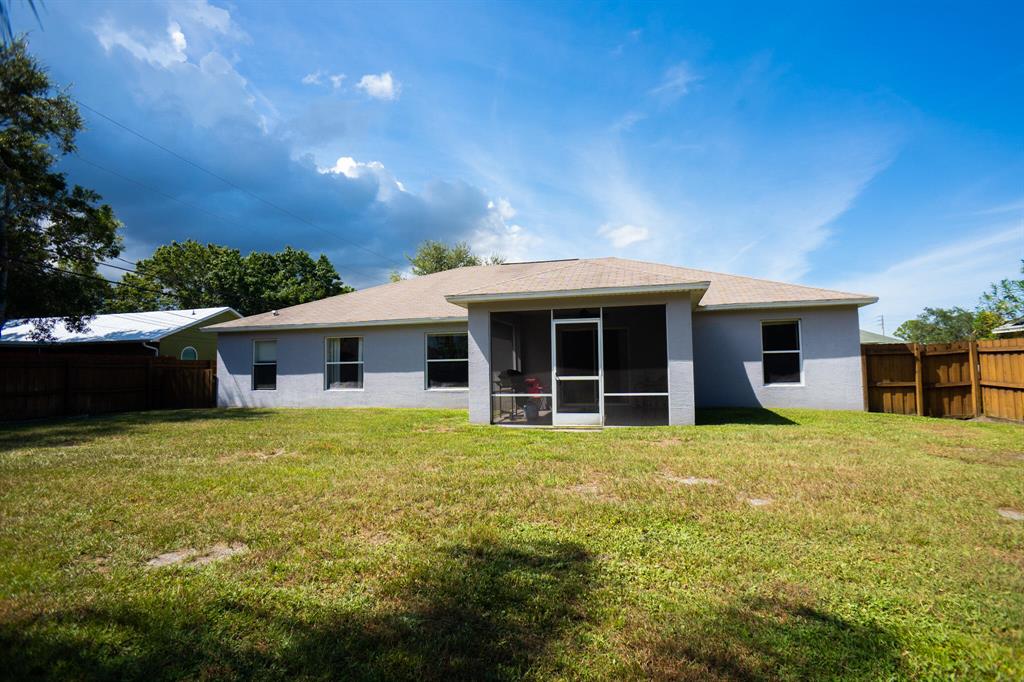 PORT ST LUCIE SECTION 33 - Residential Lease