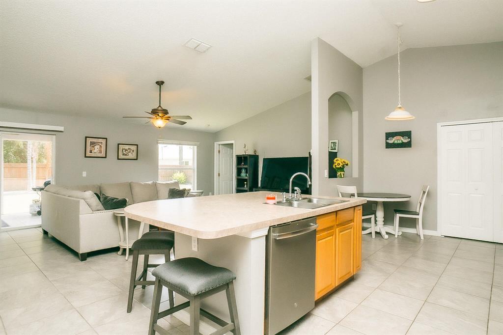 PORT ST LUCIE SECTION 33 - Residential Lease