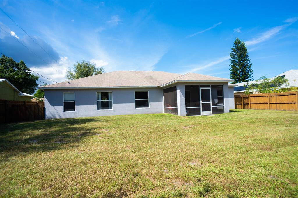 PORT ST LUCIE SECTION 33 - Residential Lease