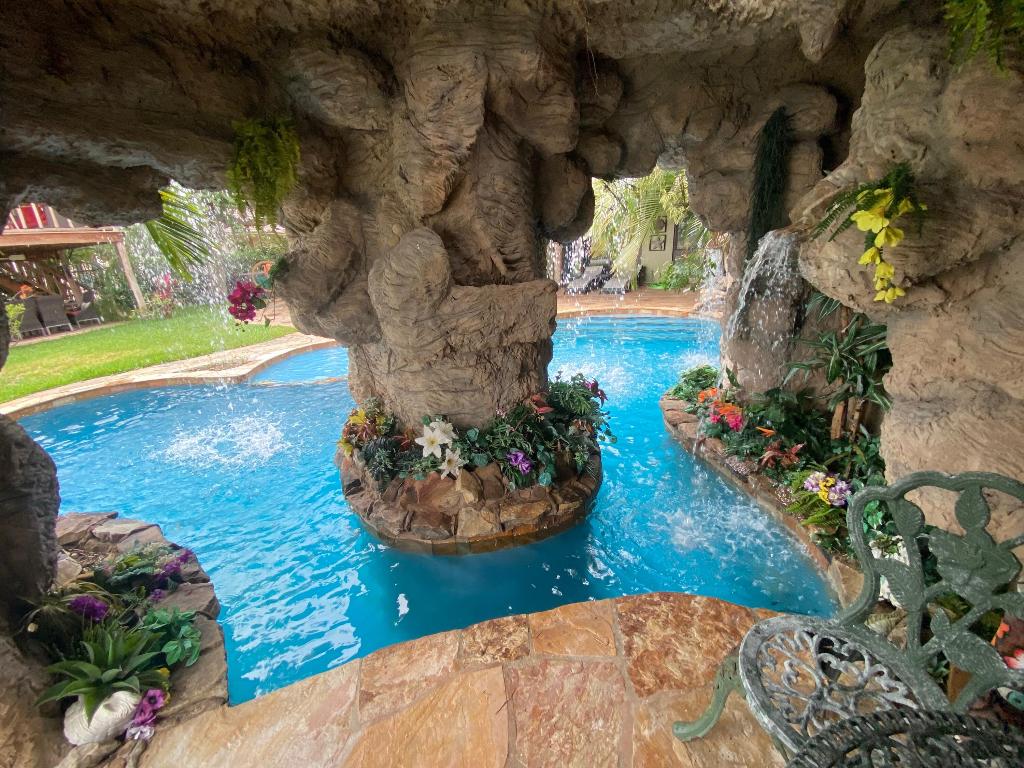 SANTA BARBARA ESTATES - Residential