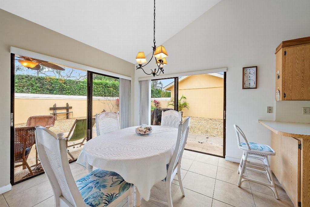 125 Beach Summit Ct