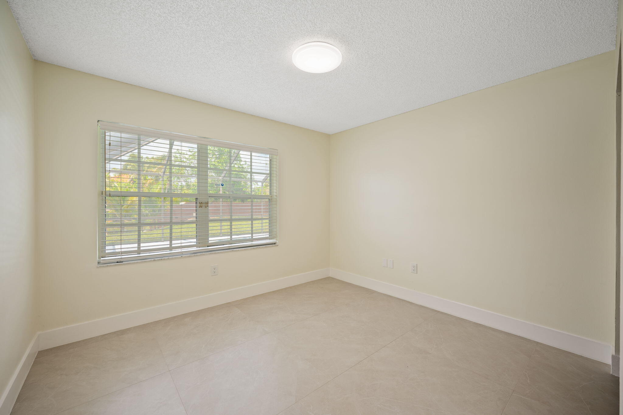 SAWGRASS PLANTATION - Residential