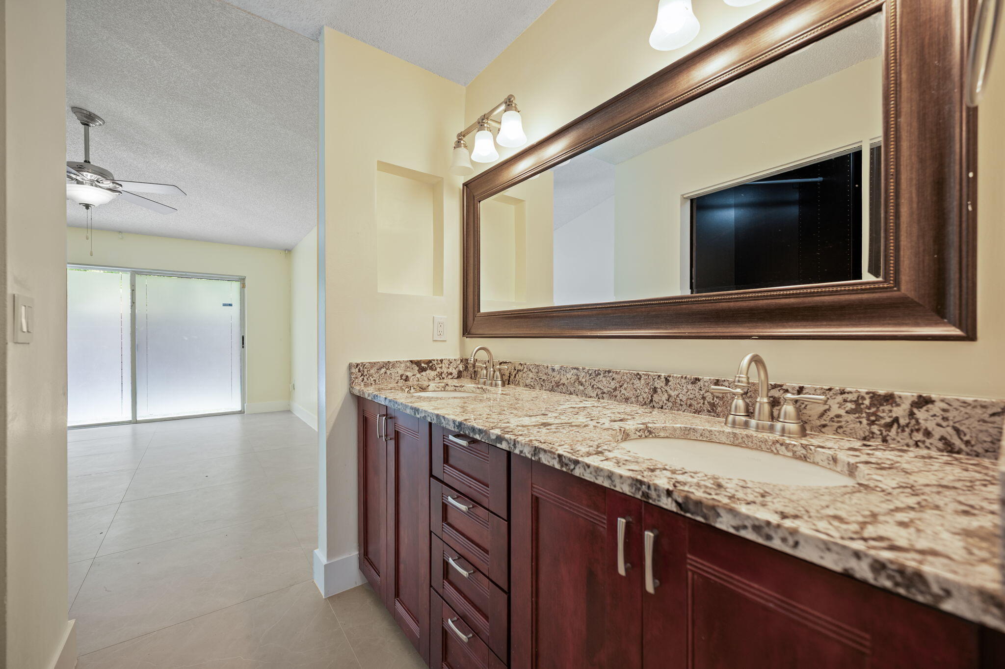 SAWGRASS PLANTATION - Residential