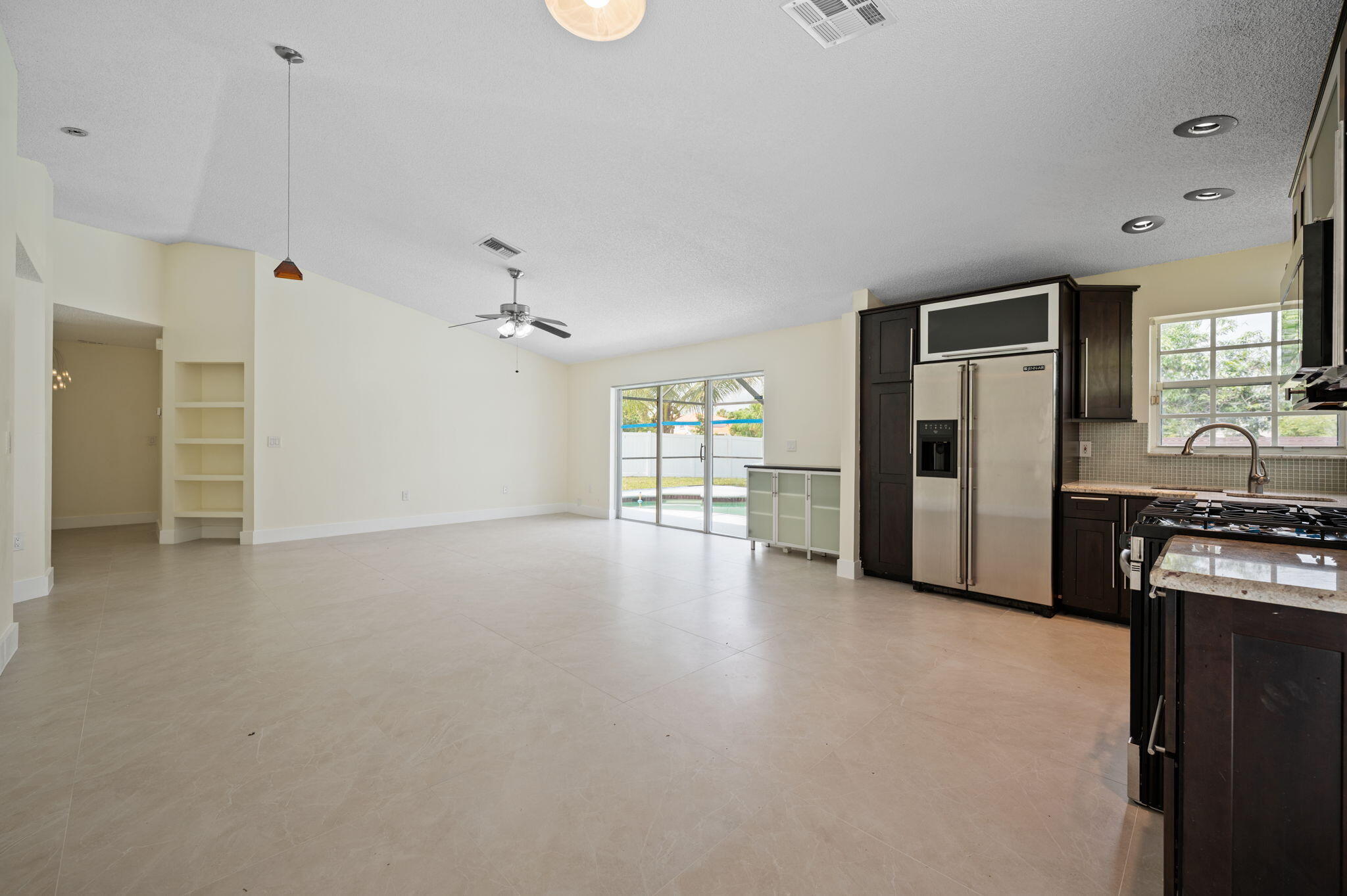 SAWGRASS PLANTATION - Residential