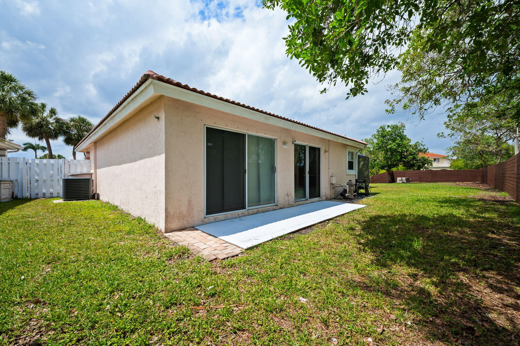 SAWGRASS PLANTATION - Residential