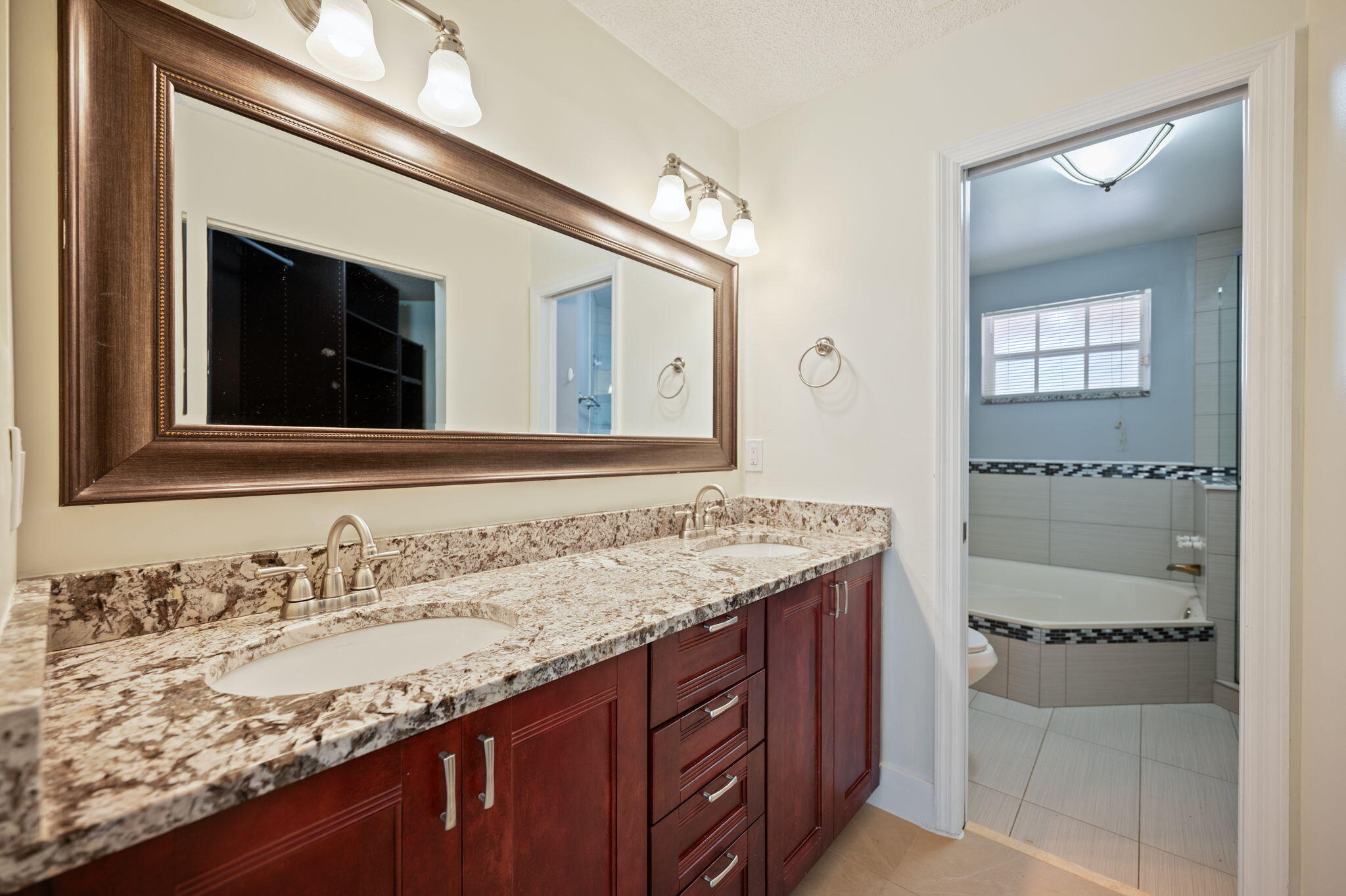 SAWGRASS PLANTATION - Residential