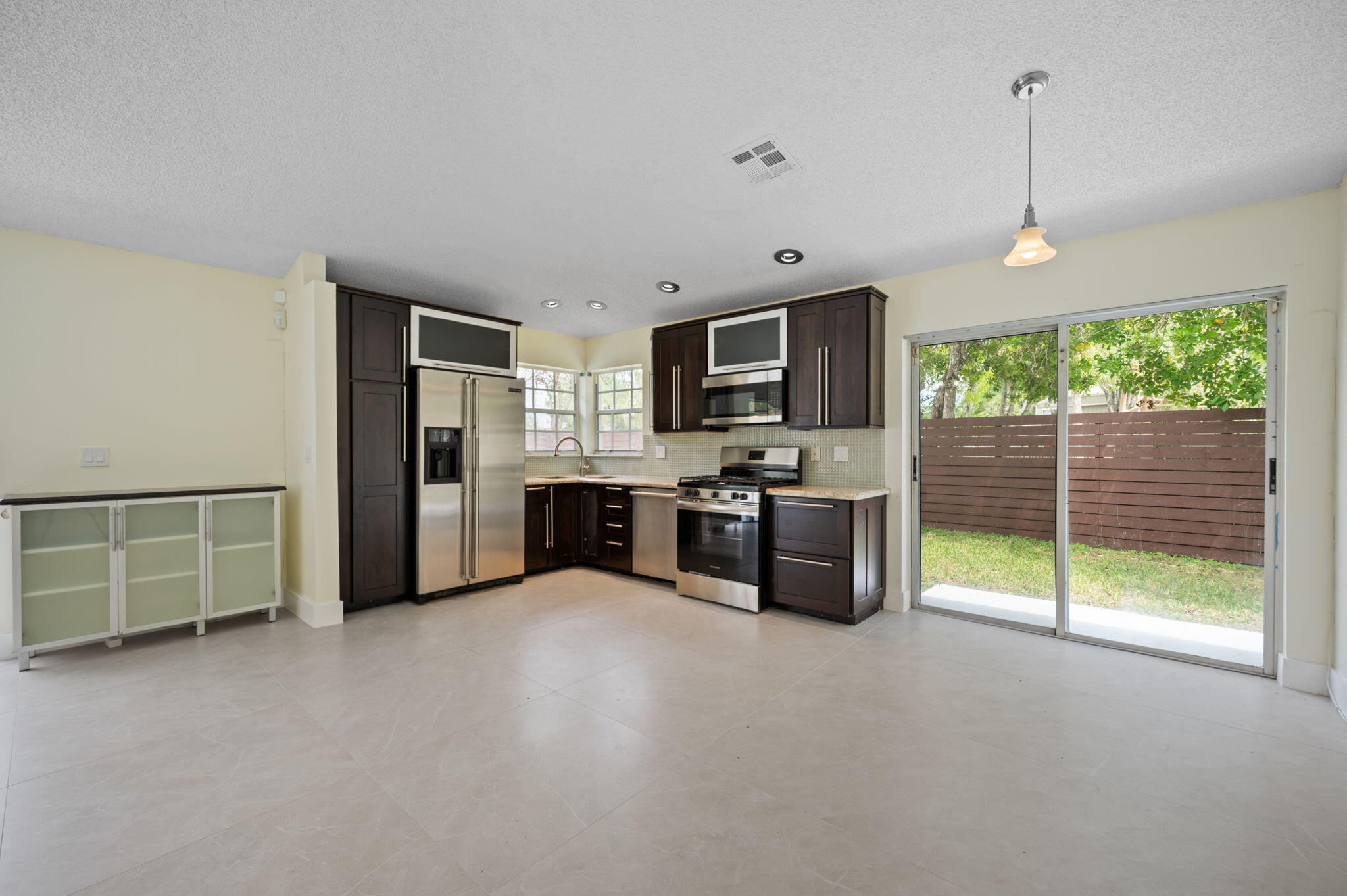 SAWGRASS PLANTATION - Residential