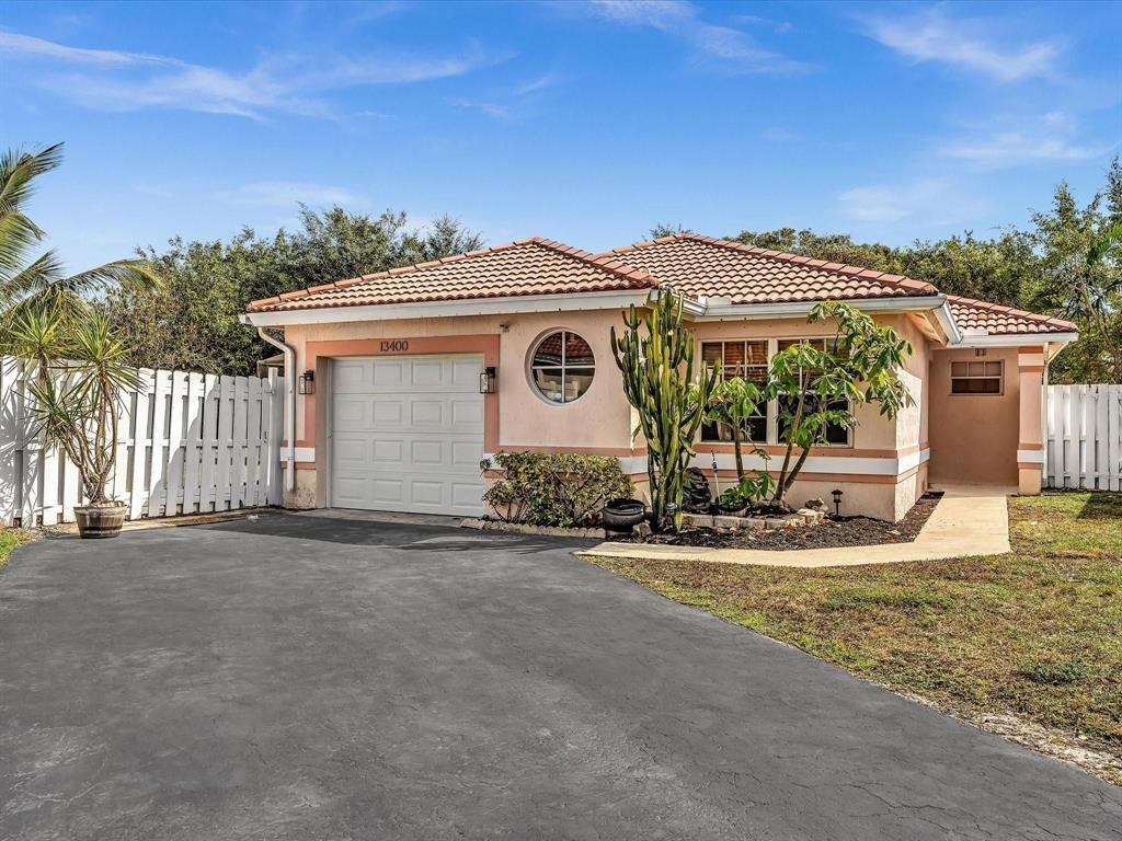 SAWGRASS PLANTATION - Residential