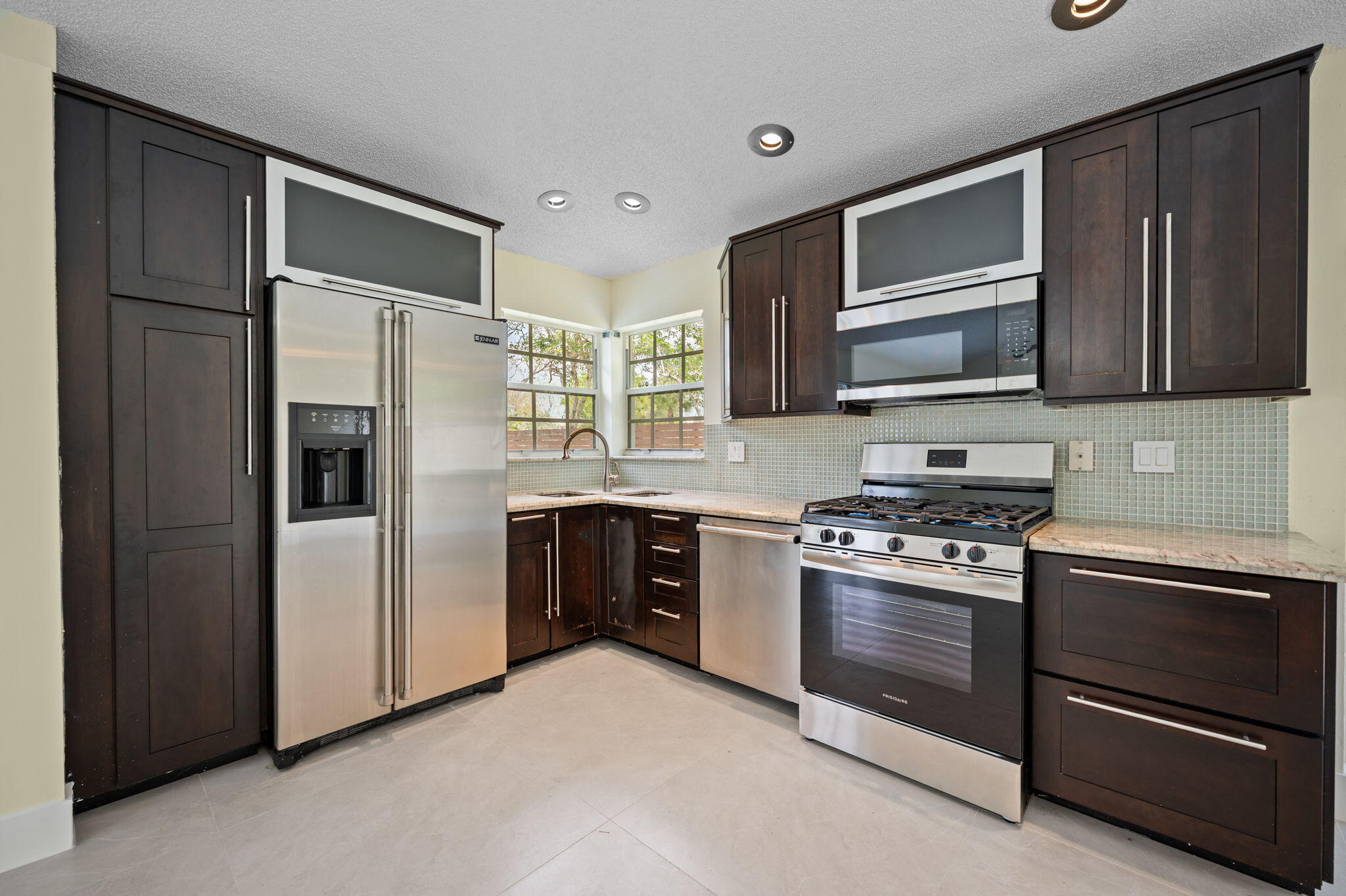 SAWGRASS PLANTATION - Residential