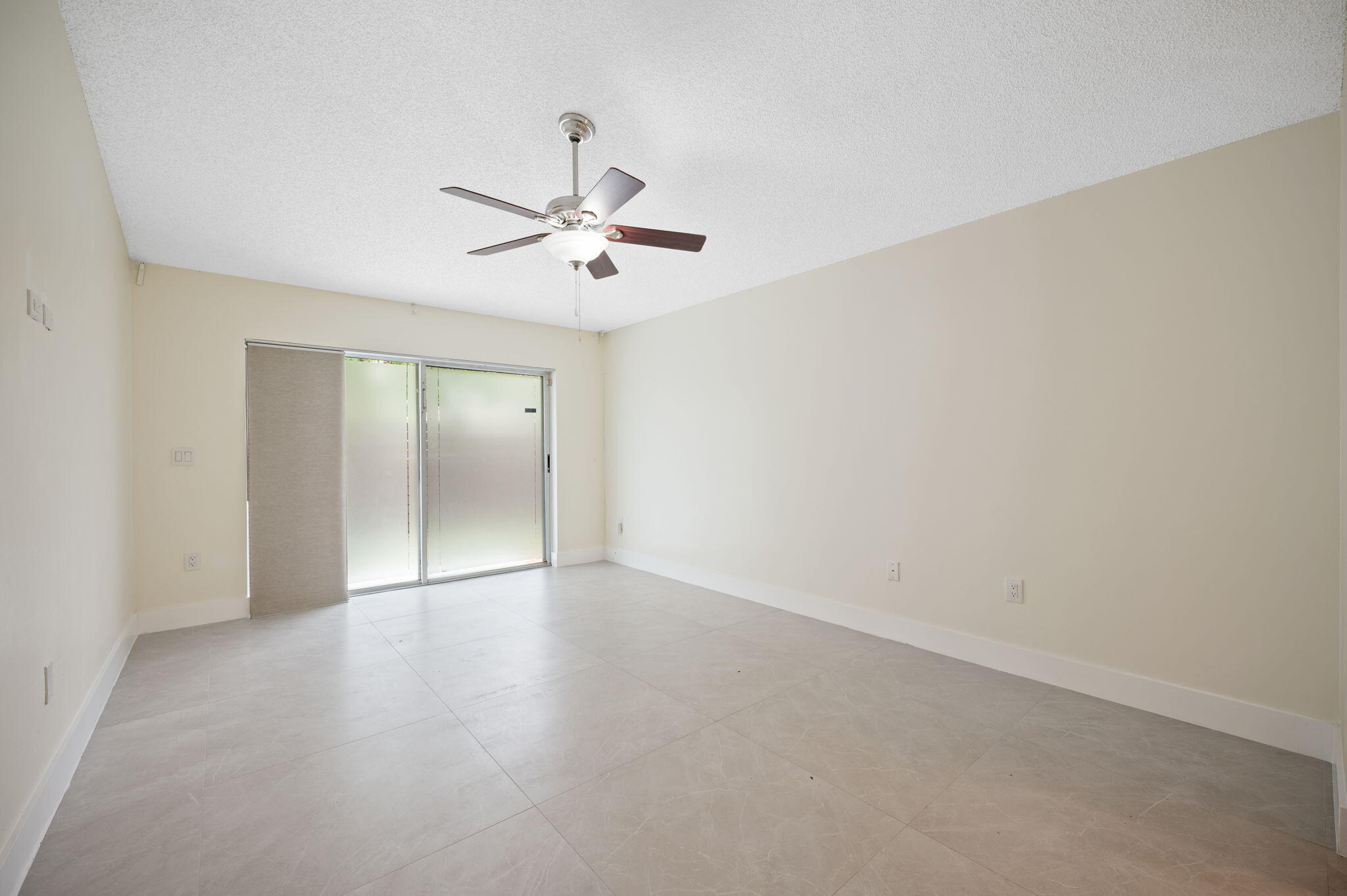 SAWGRASS PLANTATION - Residential
