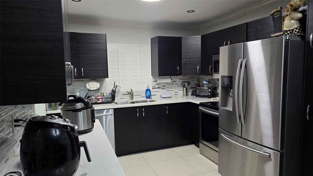 Photo of 5140 SW 40th Avenue #26C, Dania Beach, FL 33314 (MLS # F10553912)