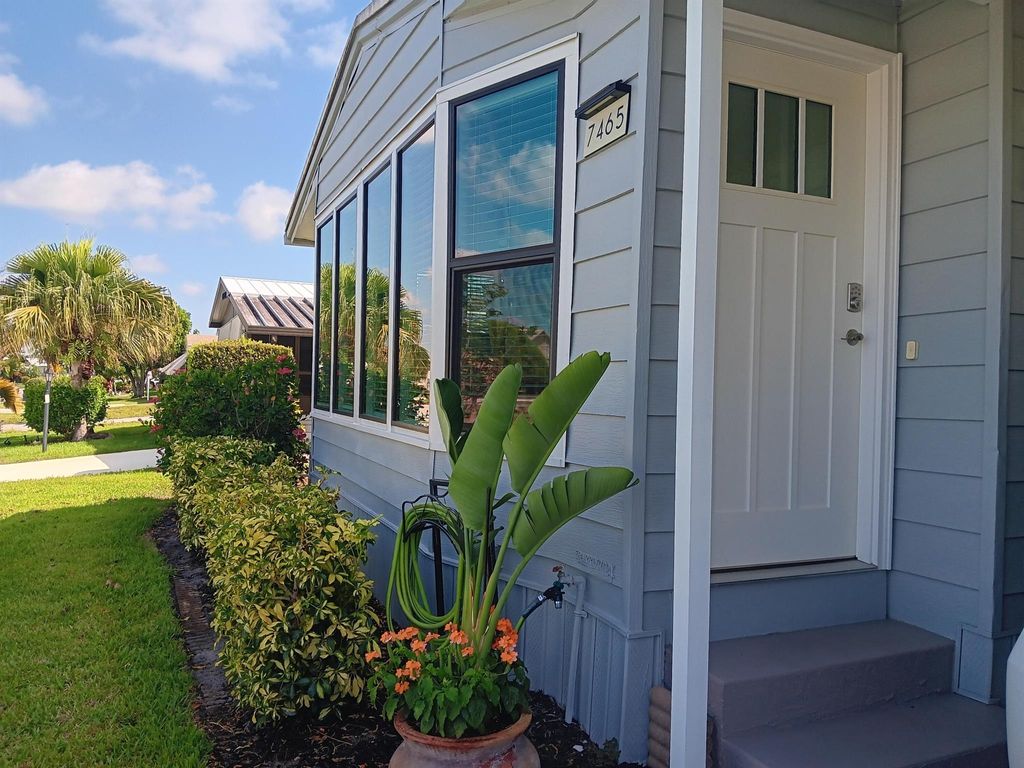 Photo of 7465 SE Independence Avenue, Hobe Sound, FL 33455 (MLS # R11092741)