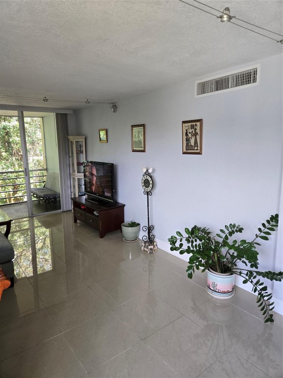 Live Oak Place - Residential