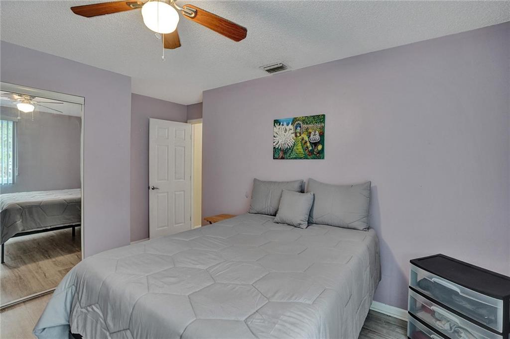 EMBASSY LAKES - Residential