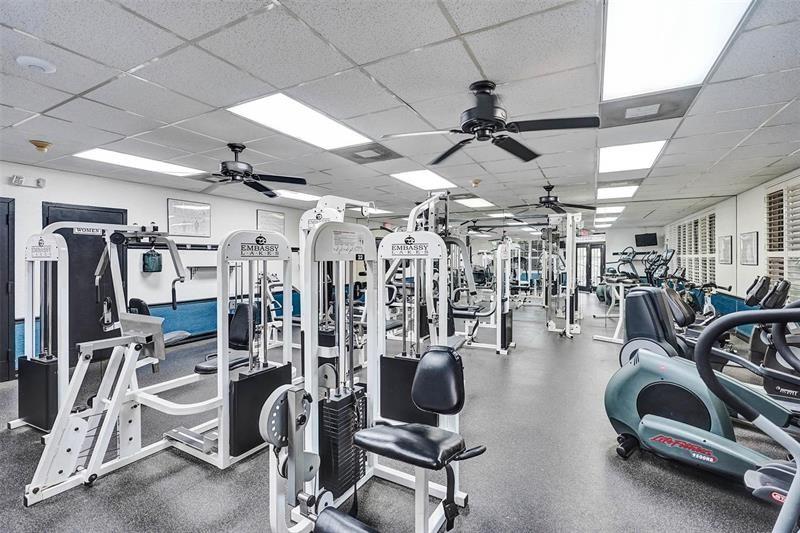 EMBASSY LAKES - Residential